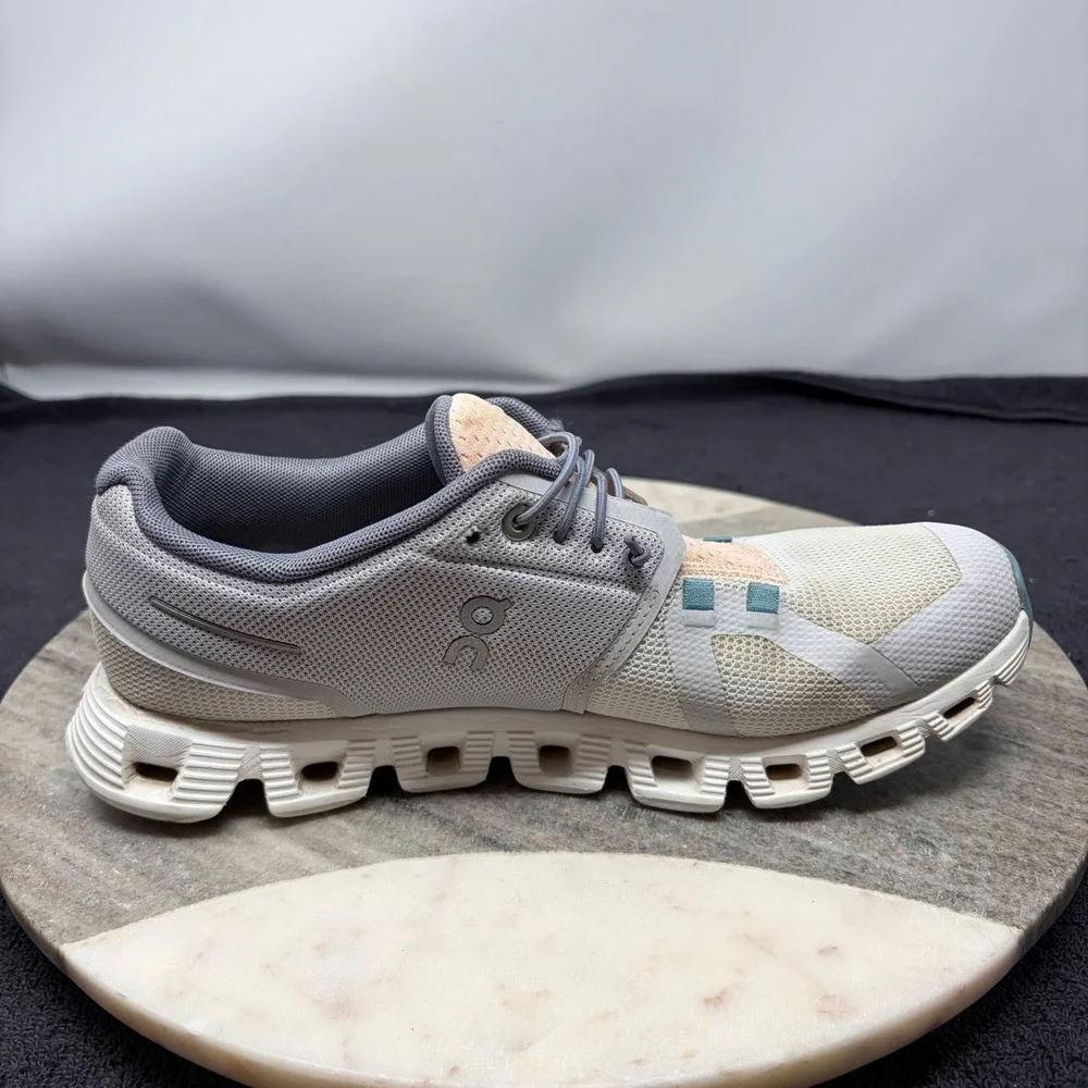 On Running Cloud 5 Push Glacier Undyed White Peach 69.98353 Womens Size 8.5